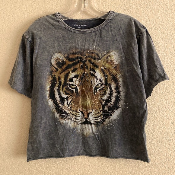 Caution To The Wind Gray Tiger Graphic Tee - Picture 1 of 4